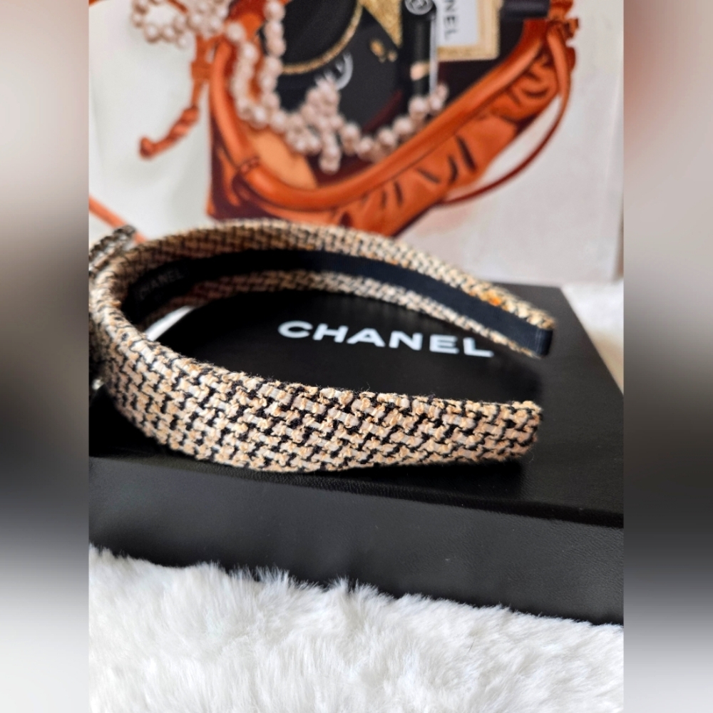 Authentic Chanel Bow Tweed Headband with box - Picture 6 of 15